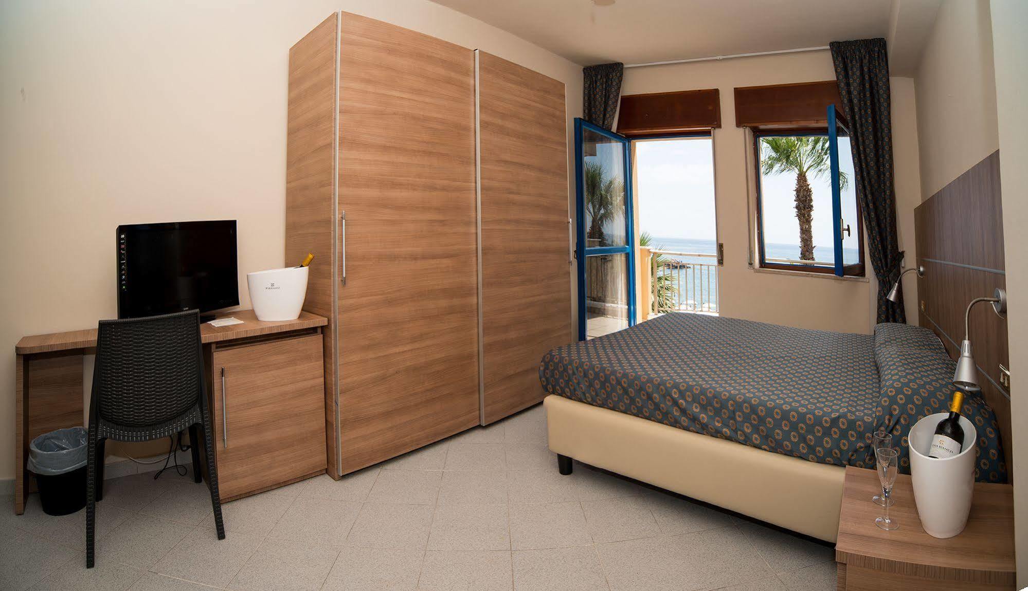 Elihotel Sant'Alessio Siculo Luaran gambar